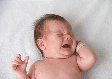 母乳喂养期间的宝宝病理性哭闹与生理性哭闹