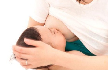 哪些情况下母乳喂养并非绝对安全?